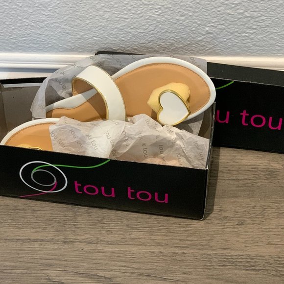 Tou Tou Sweetheart Sandals - Picture 5 of 8